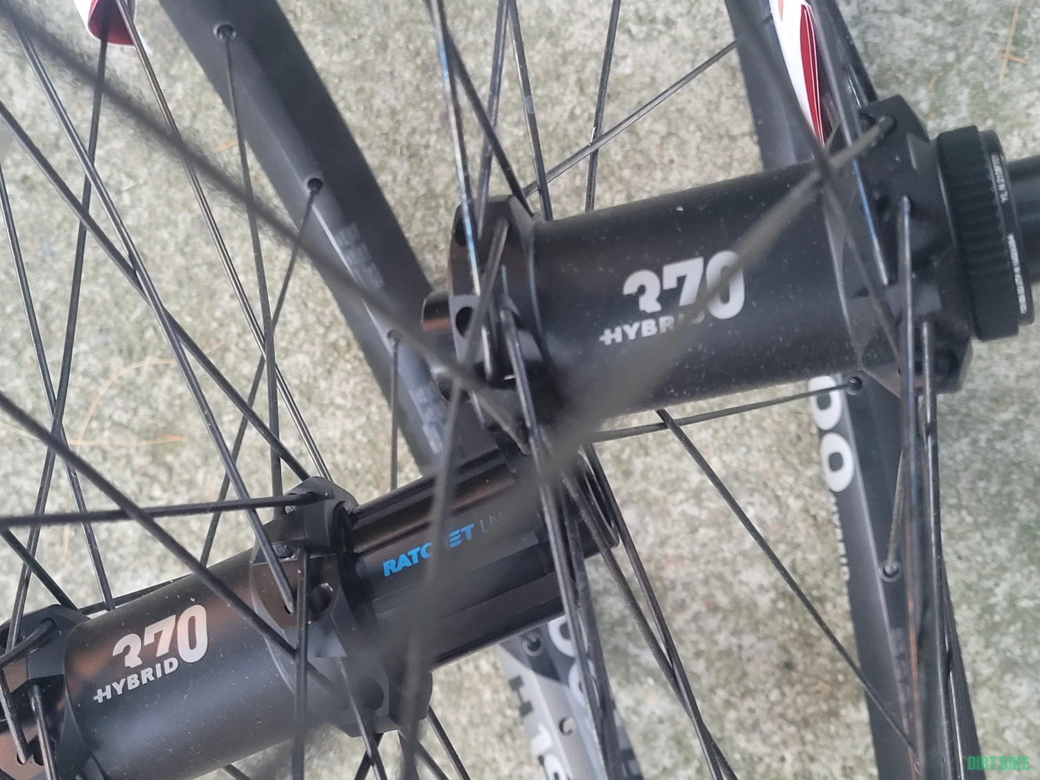 2. DT Swiss H 1900 Spline Mullet 30mm CL Boost Shimano - set roti MTB