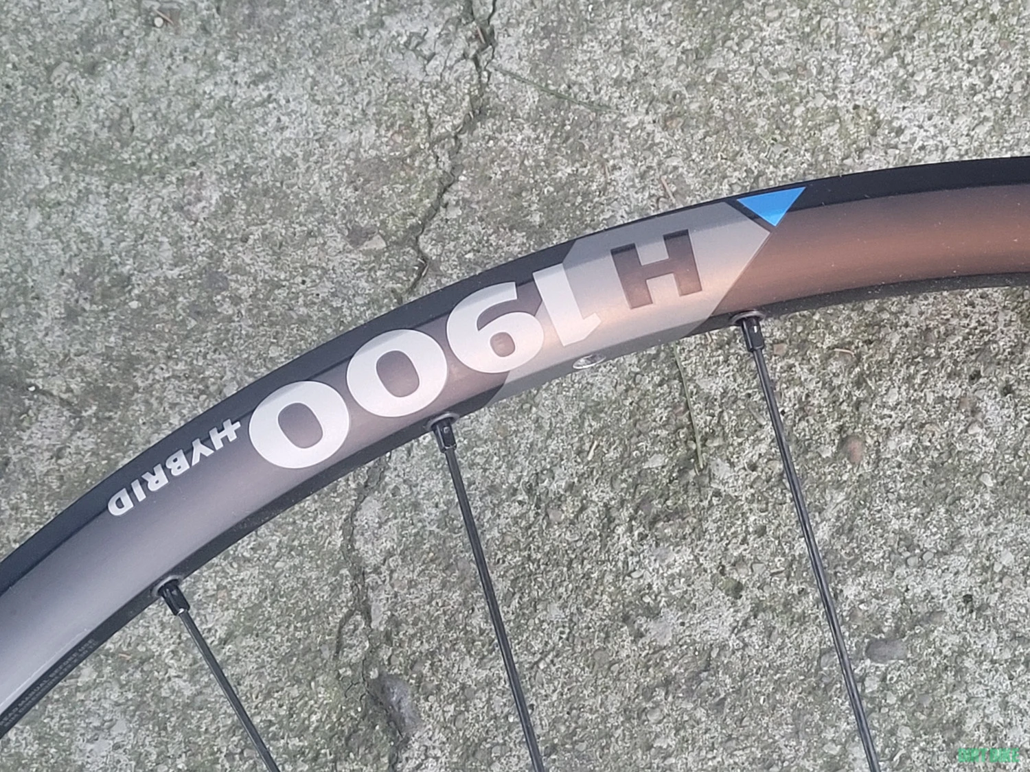 3. DT Swiss H 1900 Spline Mullet 30mm CL Boost Shimano - set roti MTB