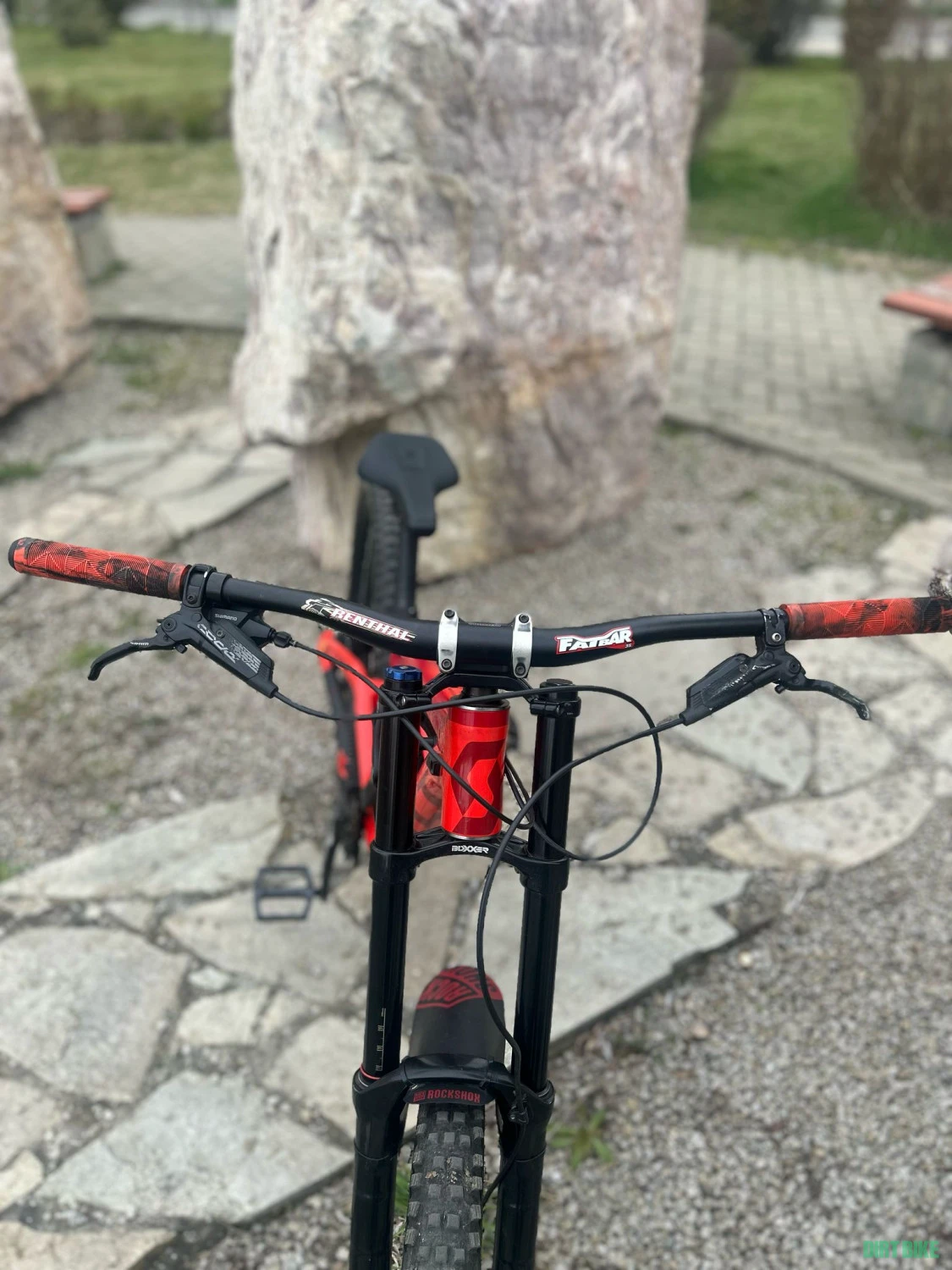 1. Vand bicicleta de downhill SCOTT Gambler 730.