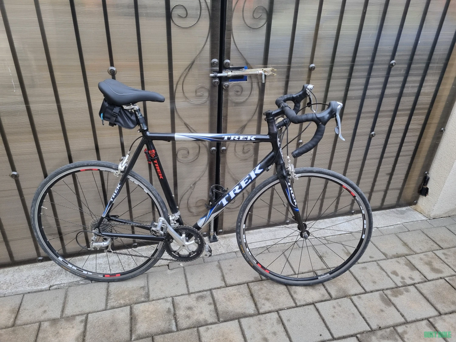 1. Vând cursiera Trek Ultegra Integral furca de carbon