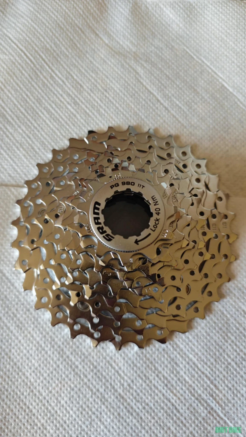 1. Pinioane Sram PG-980 11-32 9v