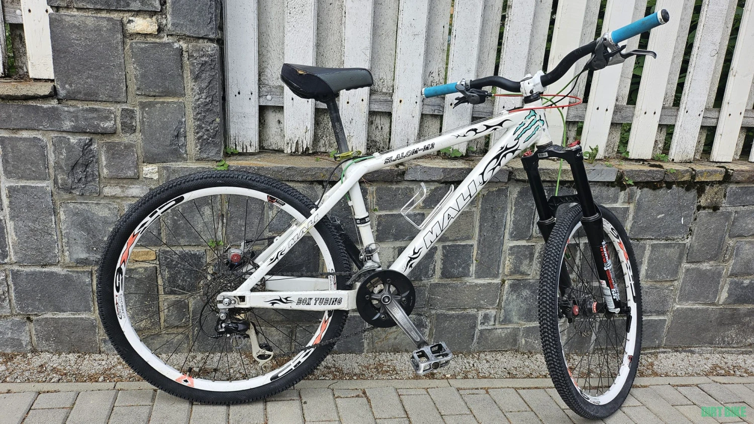 2. Bicicleta mali slalom