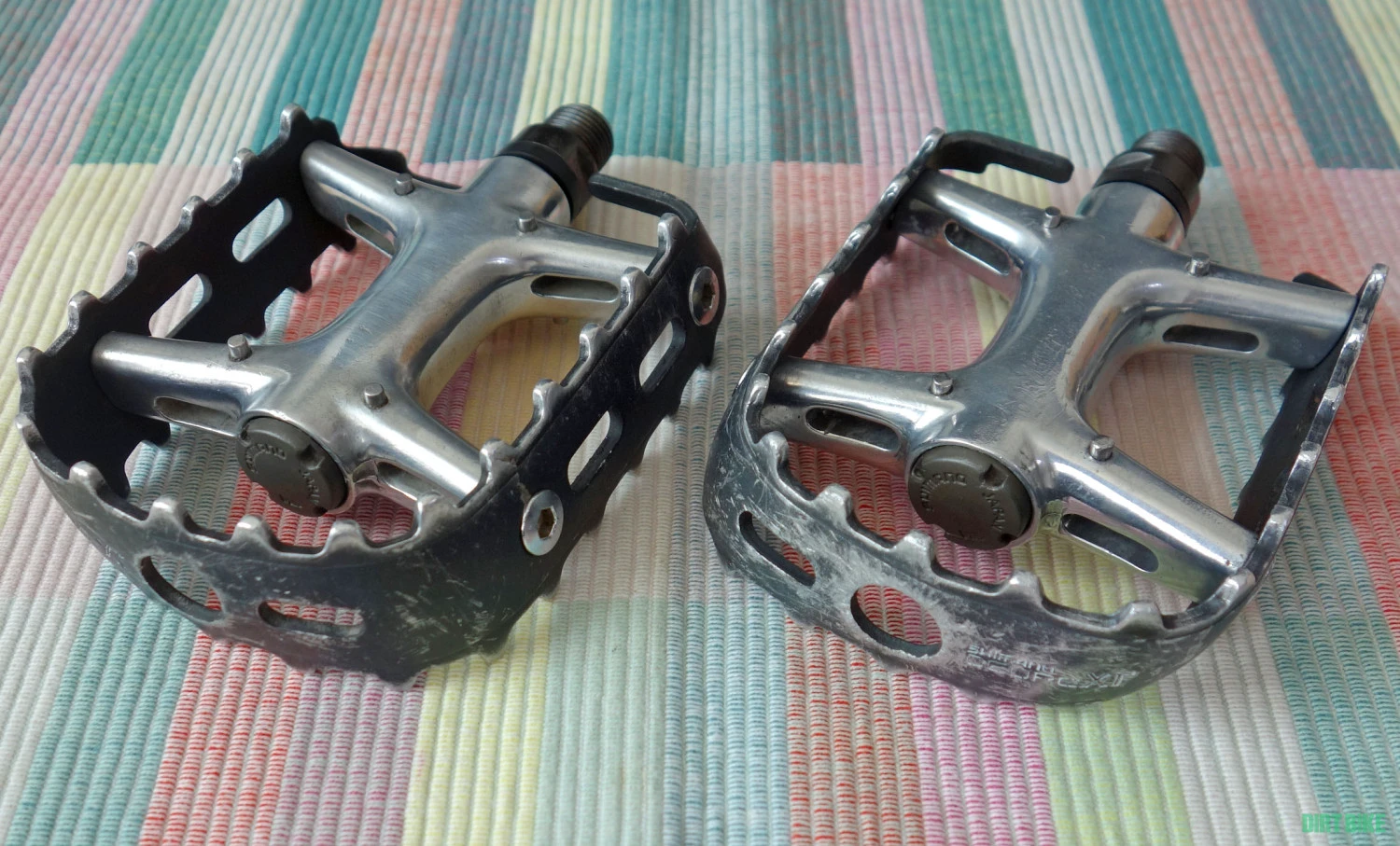 1. Vand pereche pedale Shimano Deore XT M730