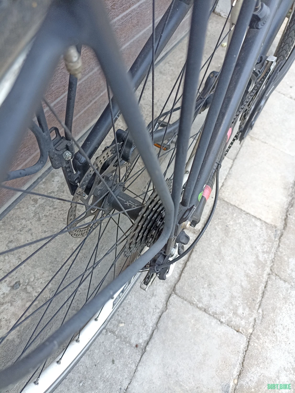 4. Ghost trekking bike roti 28