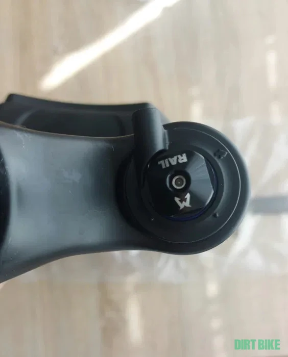 4. Marzocchi Z2 29' 140mm Boost Tapered (1 1/8- 1 1/2)
