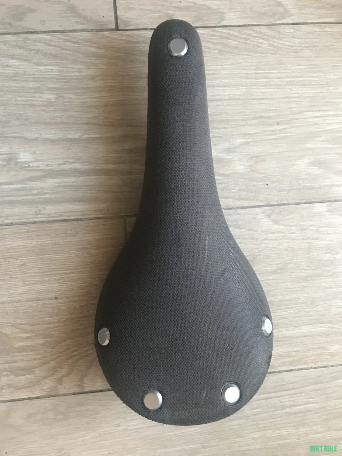 1. Sa Brooks C15