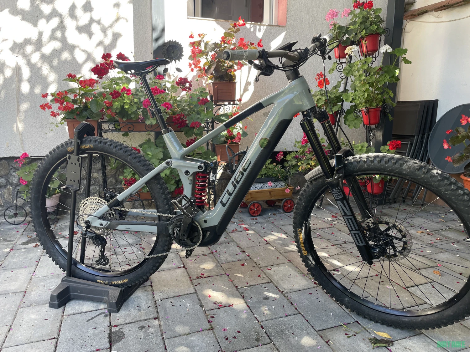 1. Cube stereo hpc pro 750