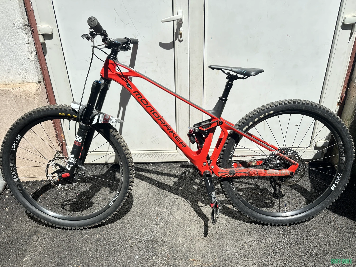 1. Mondraker Foxy Carbon R - GX AXS