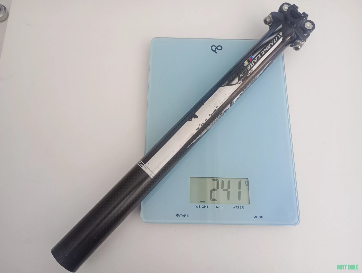 1. Elita One carbon wcs...... reținut