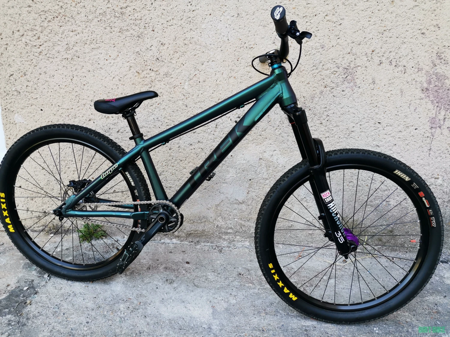 7. Vând bicicletă dirt Trek Ticket