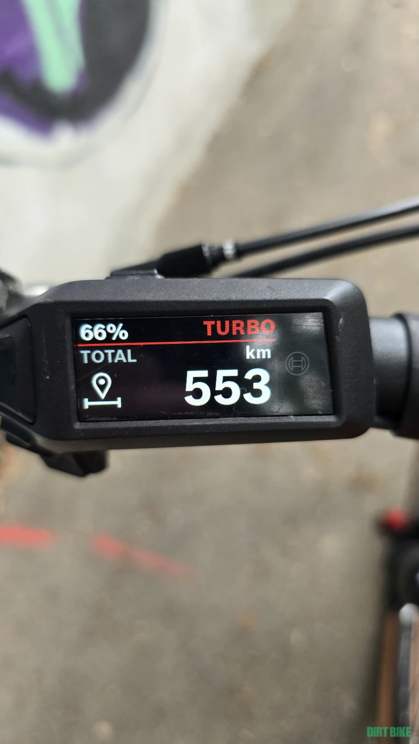 7. Bicicleta Cube Stereo Hybrid 120