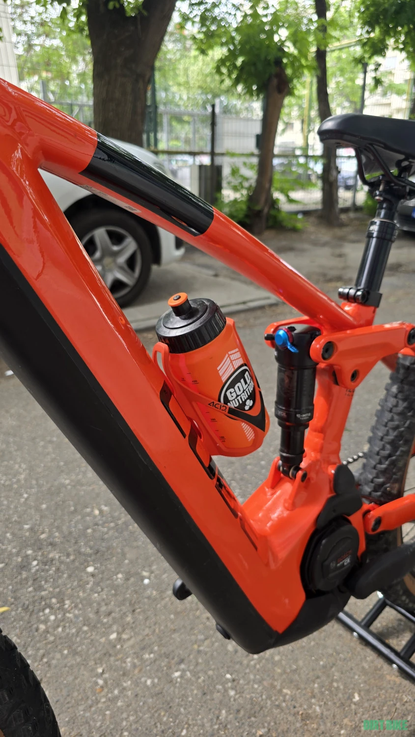4. Bicicleta Cube Stereo Hybrid 120