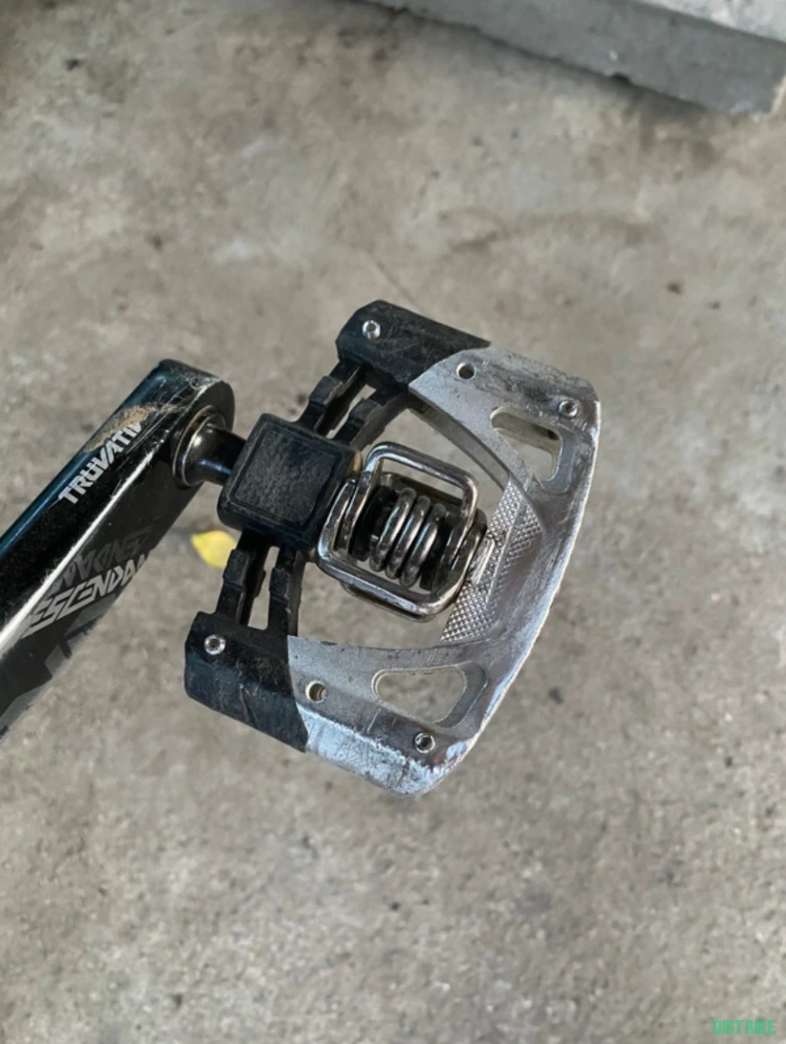 1. Vand pedale CrankBrothers Mallet 2