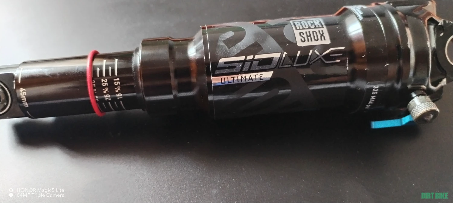 1. Vând Shok rock shox sid deluxe