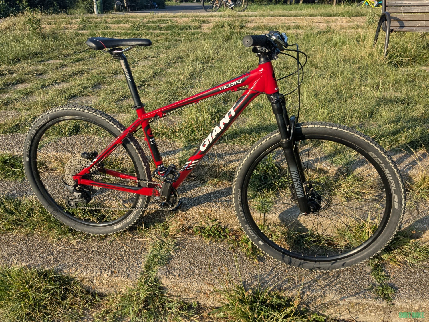 1. Giant Talon marime M 27.5 - 12.5kg