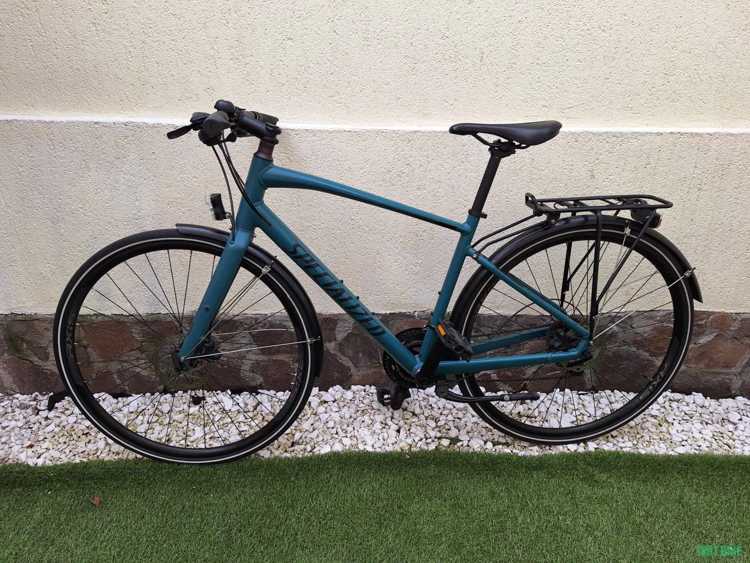 1. Bicicleta Trekking Specialized Sirrus 3.0 Carbon Aluminiu