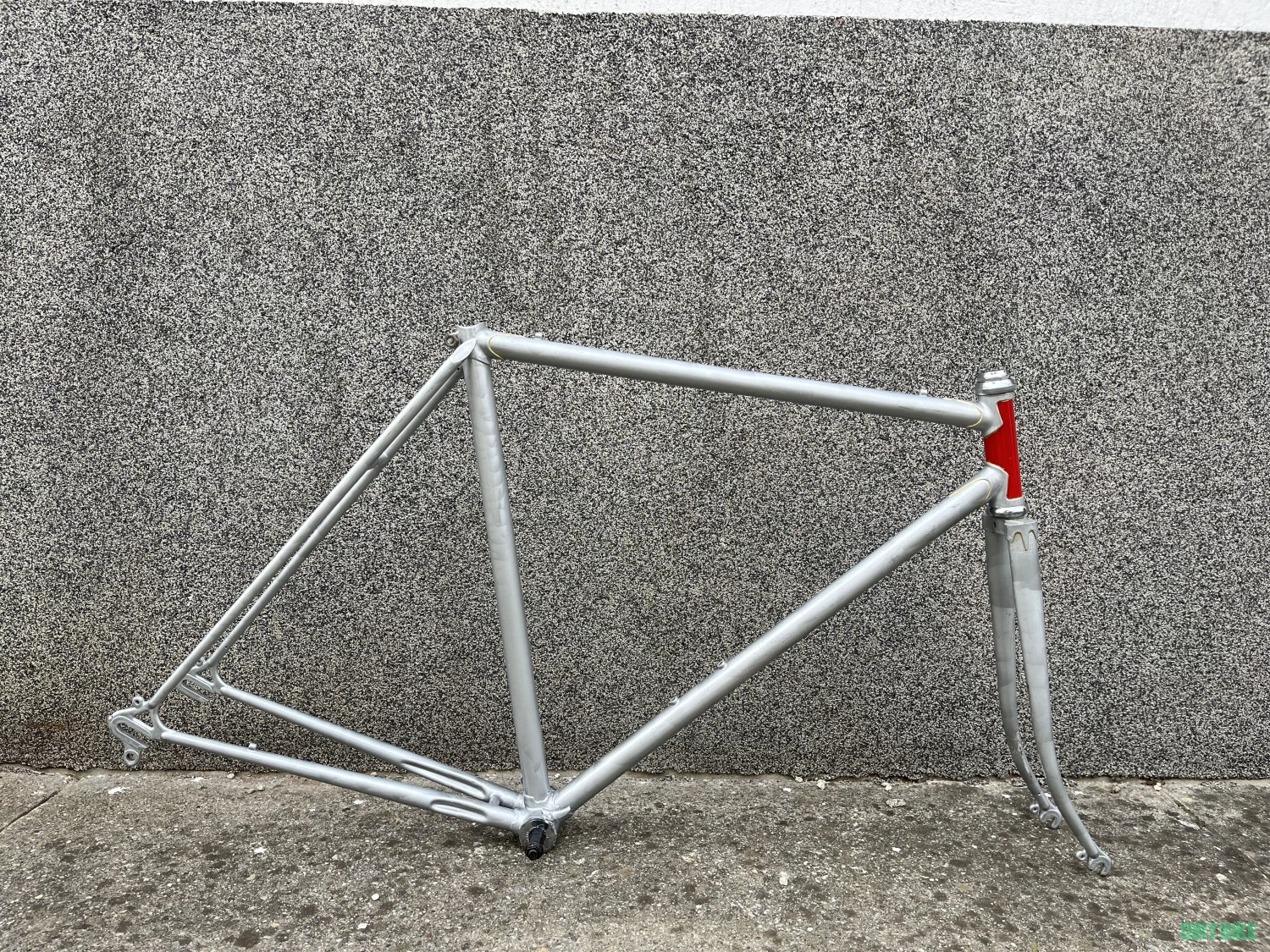 1. Vand cadru cursiera 53 cm Mondia