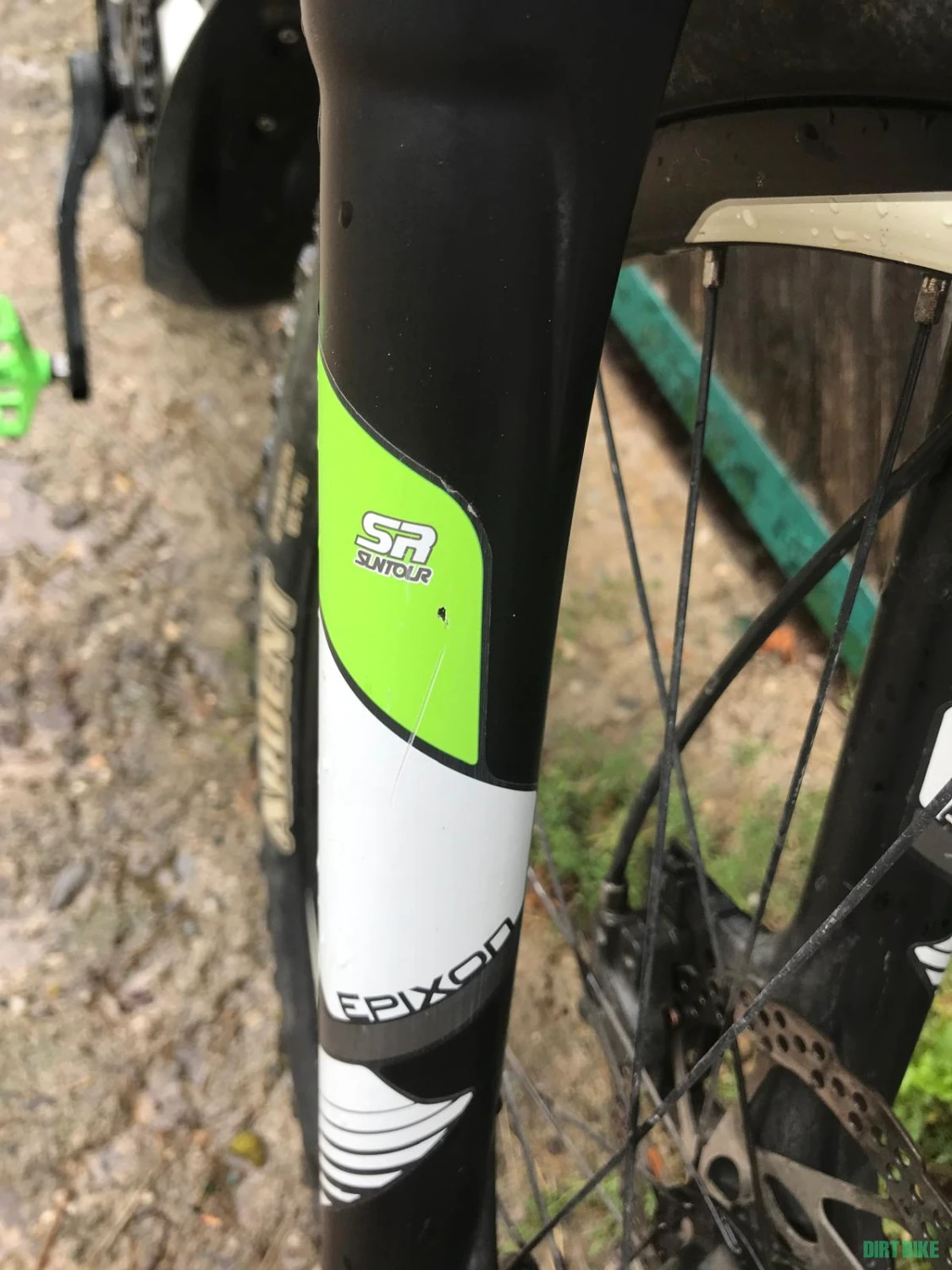 3. Bicicleta electrica Giant Full suspension