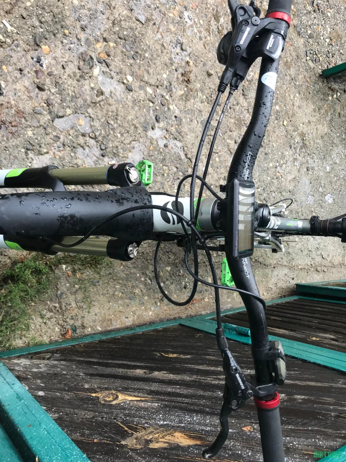4. Bicicleta electrica Giant Full suspension