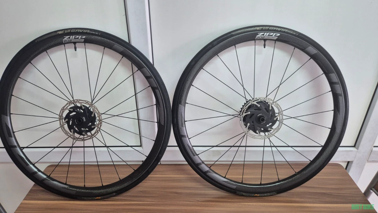 3. Roti carbon zipp 202 firecrast disk break 2024