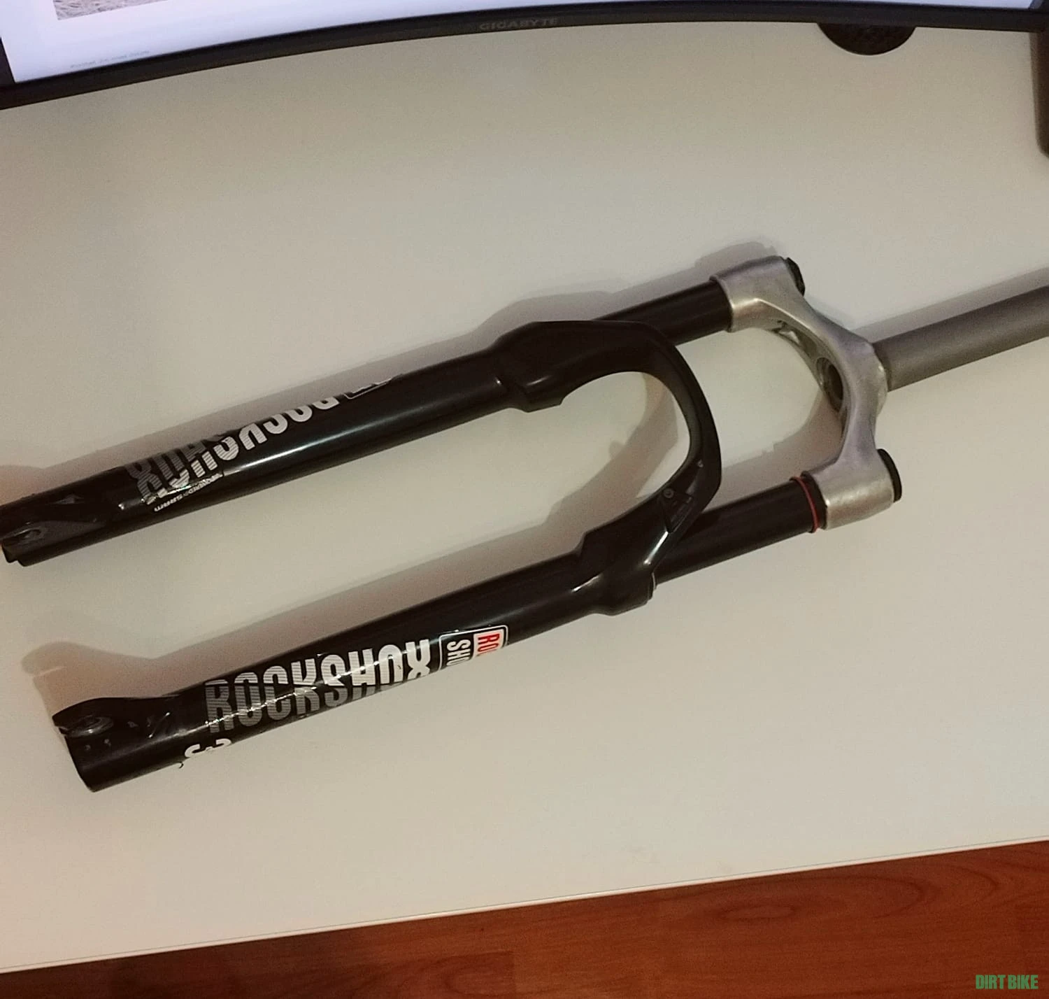 1. Furca Rockshox gold 30