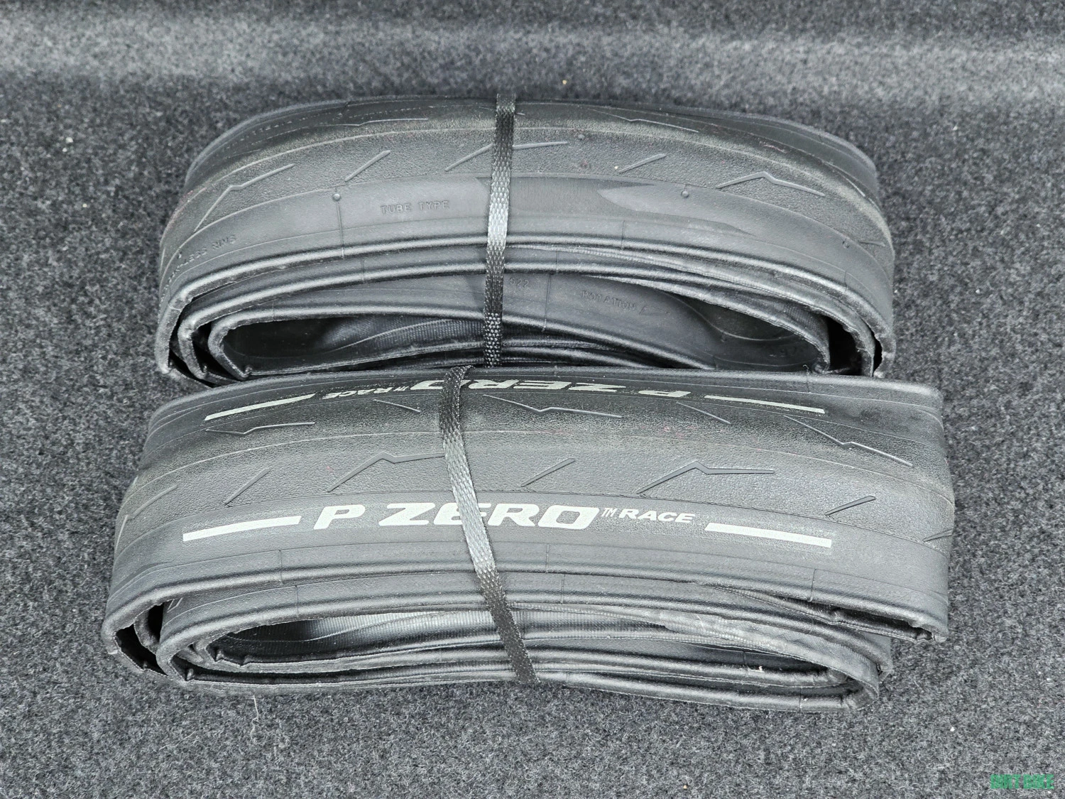 1. Set anvelope cursiera / sosea Pirelli P Zero Race 700x26c