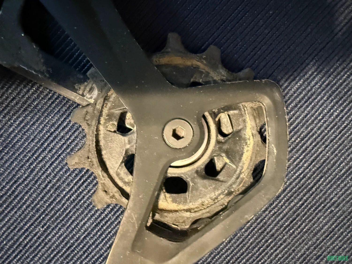 1. SRAM NX Eagle, 12-speed - folosit