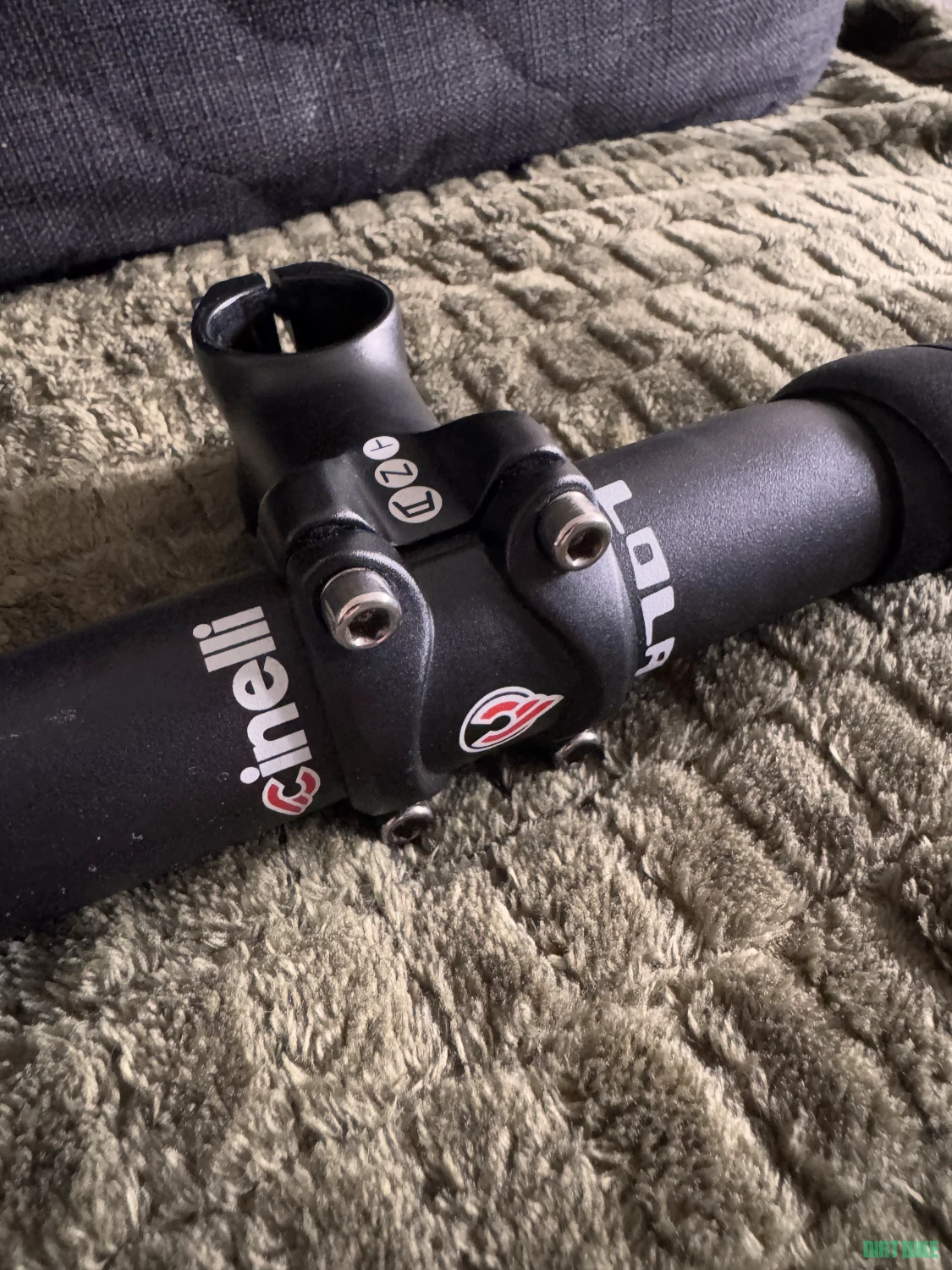 1. Ghidon tip bullbar Cinelli Lola