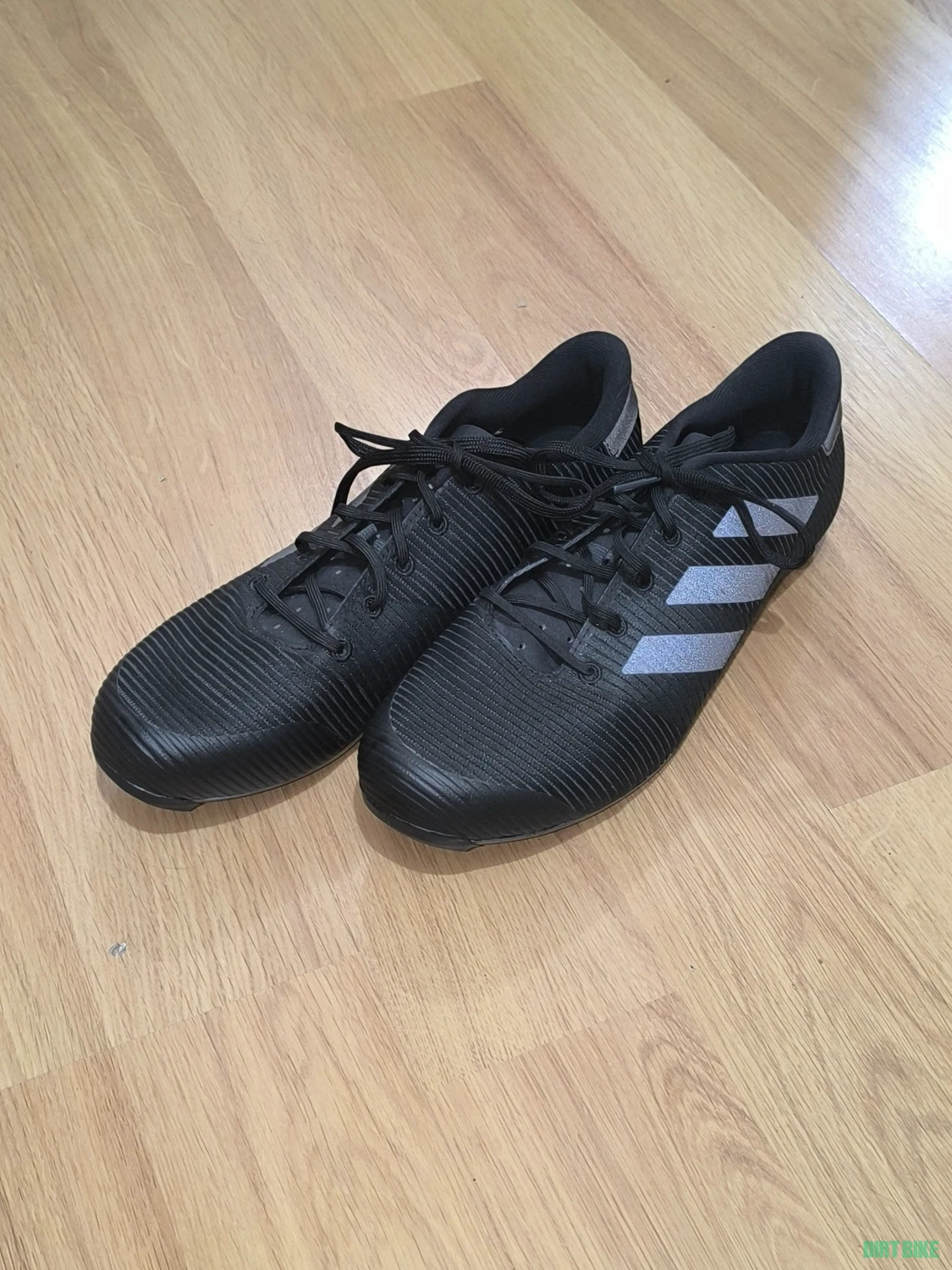 5. Adidas The Road Shoe 2.0 negri 42.5