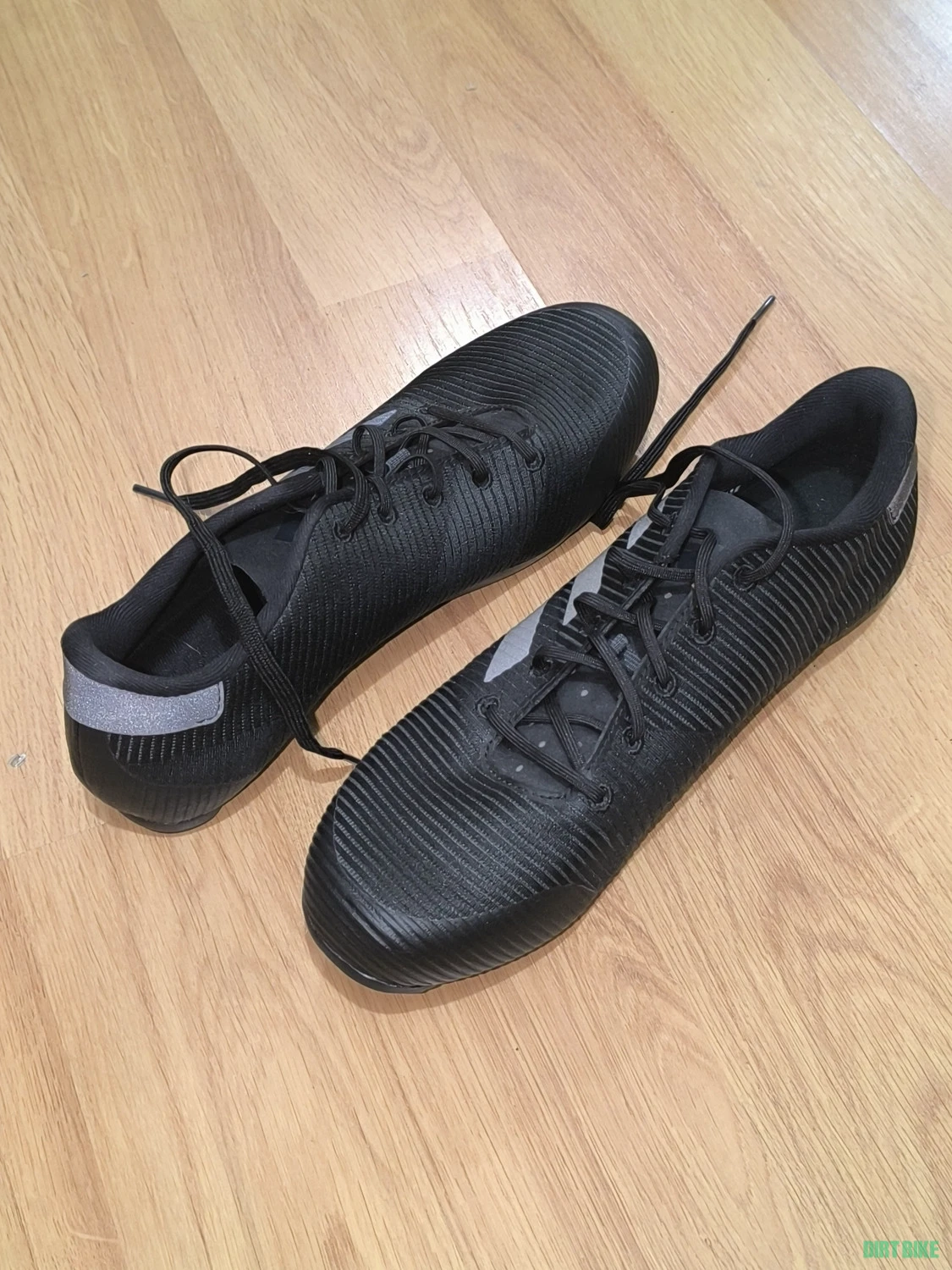 3. Adidas The Road Shoe 2.0 negri 42.5
