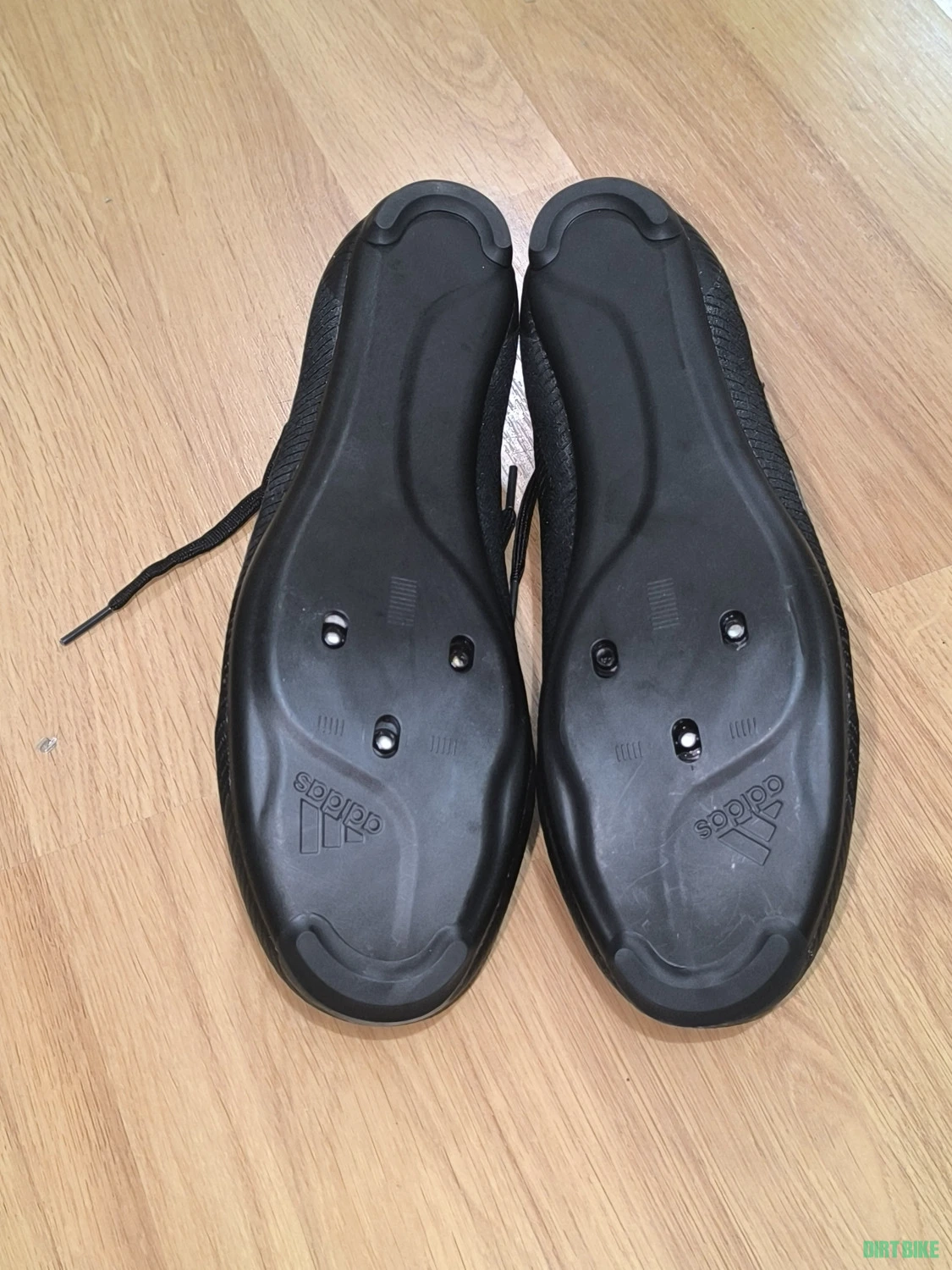 2. Adidas The Road Shoe 2.0 negri 42.5
