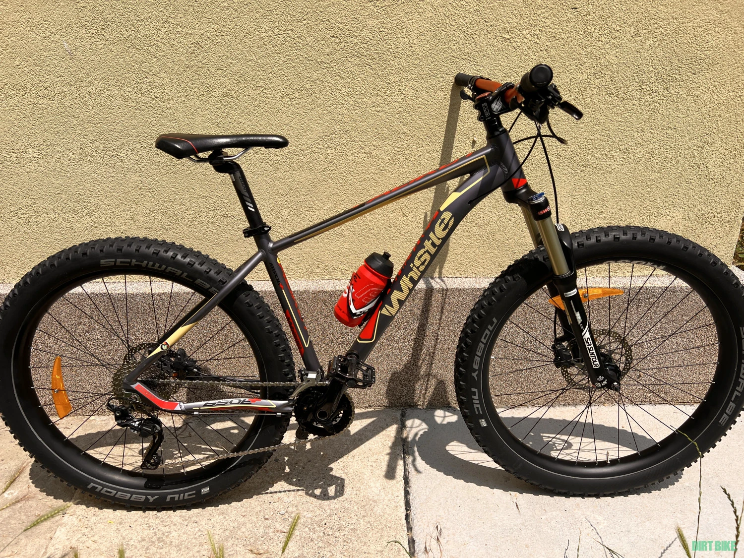 1. Whistle Alikut+ Hardtail