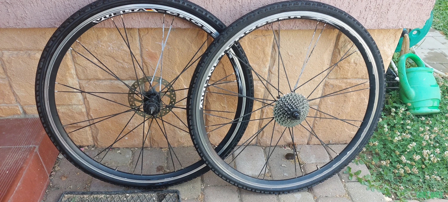 1. Set roti 28"treking Vuelta