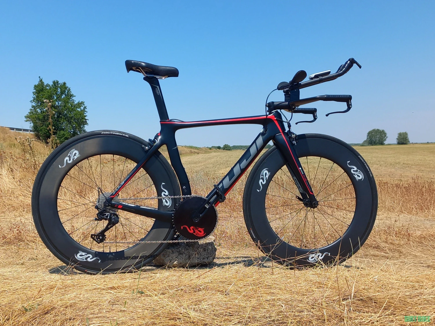 1. Bicicletă TT