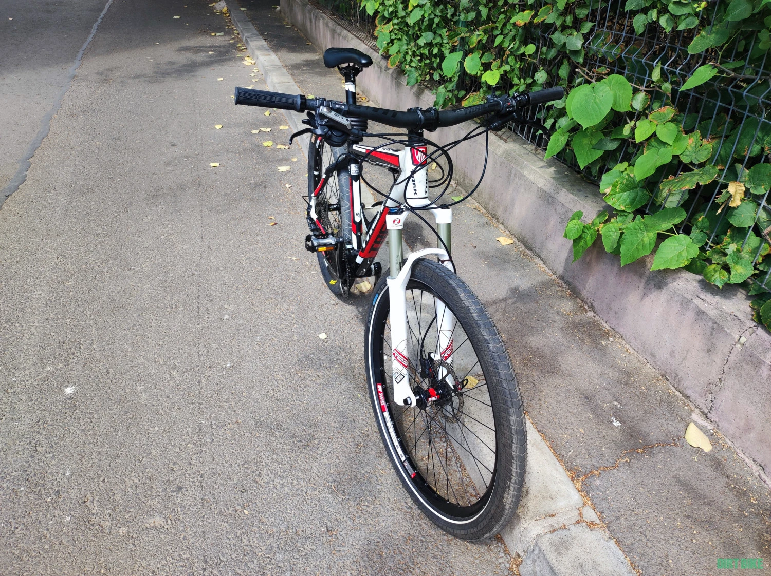1. Furca RockShox Reba RL