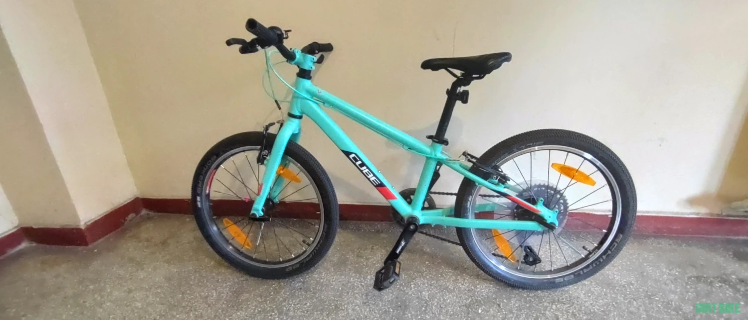 1. Bicicleta usoara - Cube SL, roti 20" - pt copii 5-7 ani