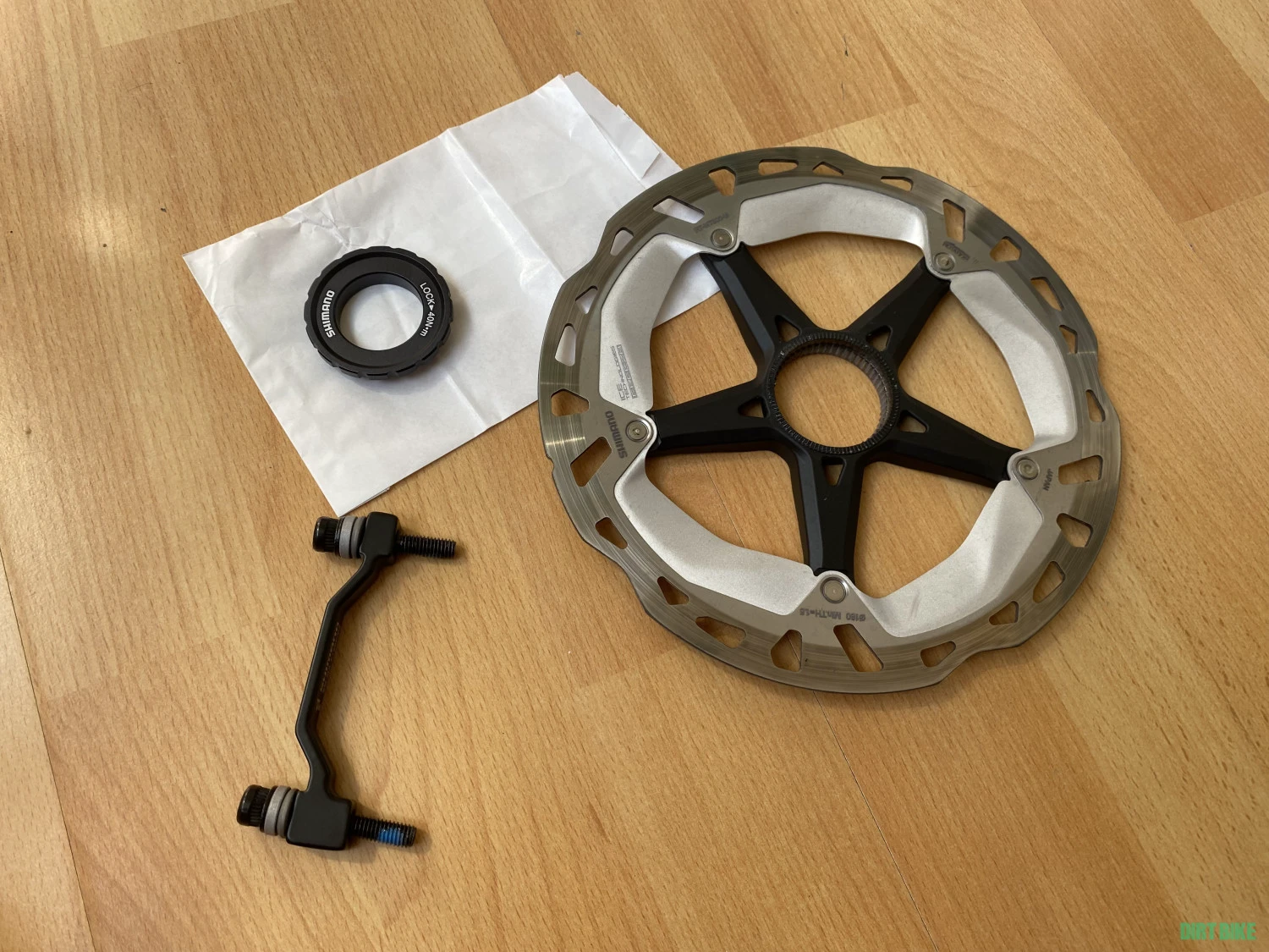 1. Disc Shimano XT MT800 180mm + adaptor + suruburi RT-MT800