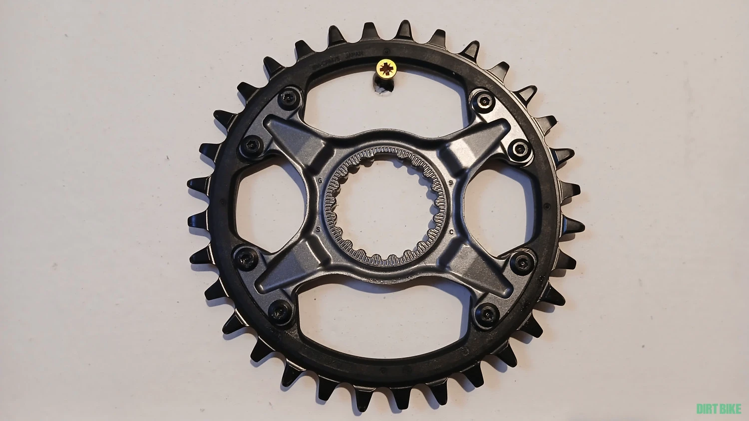 4. Foaie angrenaj Direct Mount Boost Shimano SM-CRM75 (SLX) 32 dinti, 12 viteze, pentru pedalier cu chainline de 52 mm.