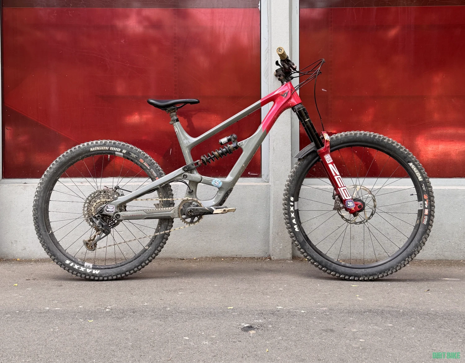 1. Cadru MTB YT Capra Uncaged 10 CF