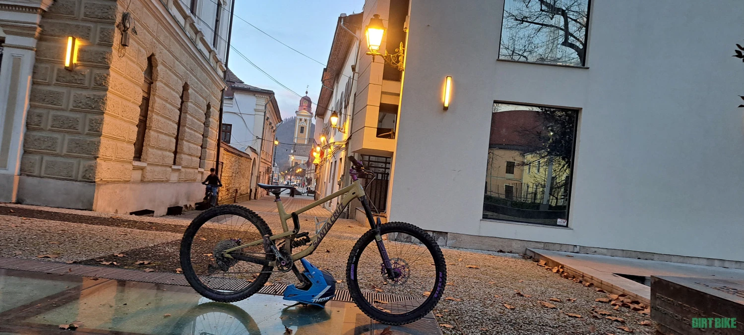 8. Santa cruz Nomad al 4 custnom