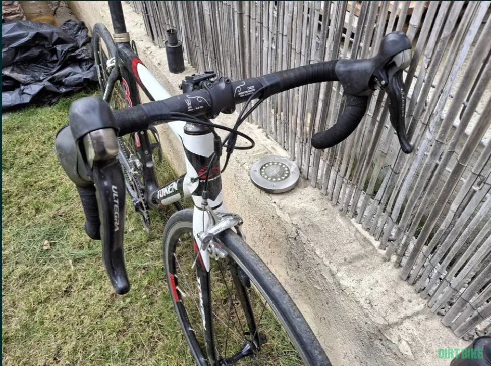 2. Bicicleta cursiera carbon Token Corsa Ultegra/105 2x10 Viteze