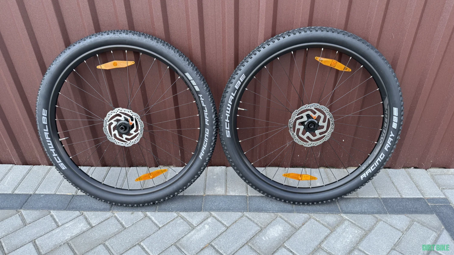 1. Set roți complete Syncros X30SE - BONUS Pinioane Deore