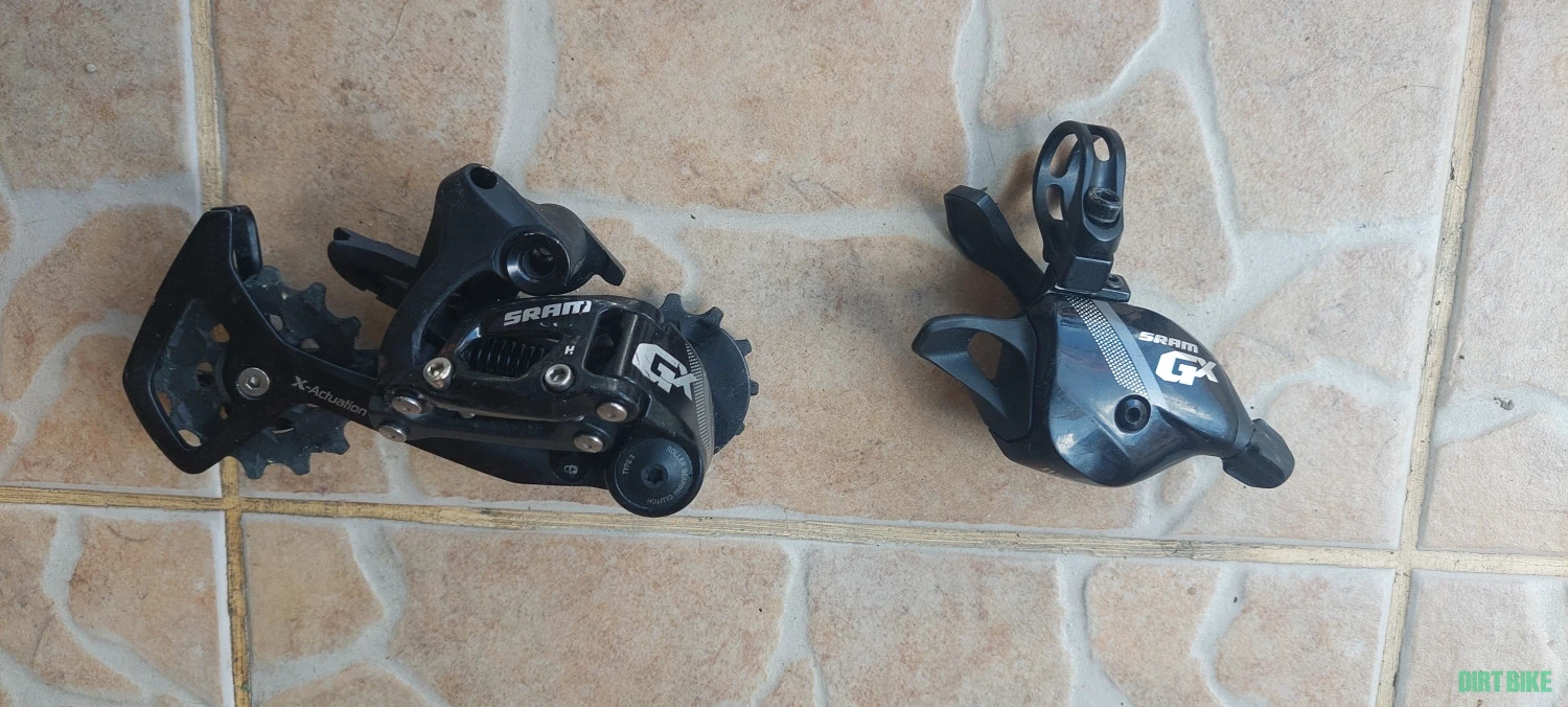 1. Schimbator cu maneta Sram GX 11 vit
