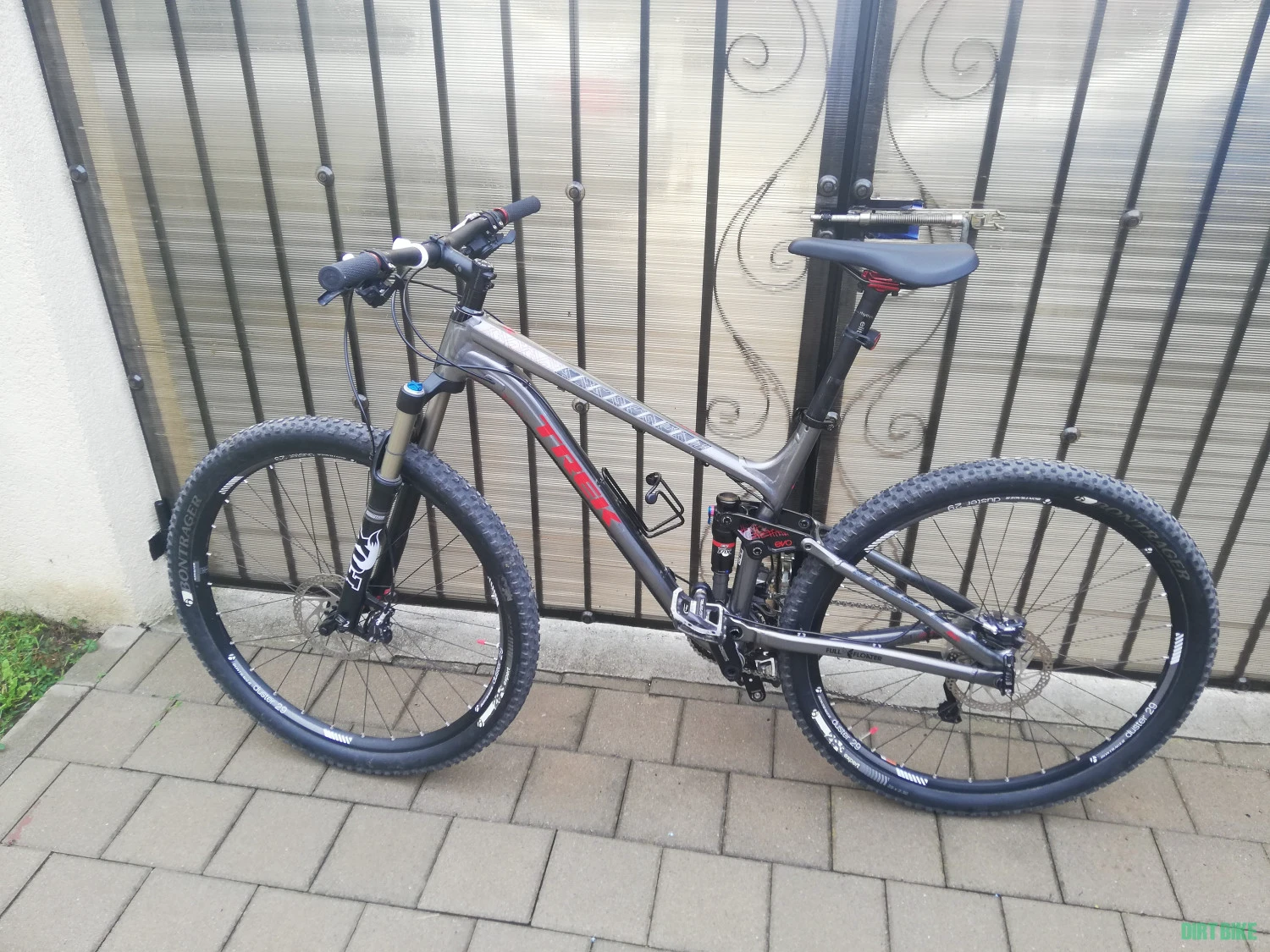 1. Vand MTB full suspension TREK Complete Fuel EX 8 29