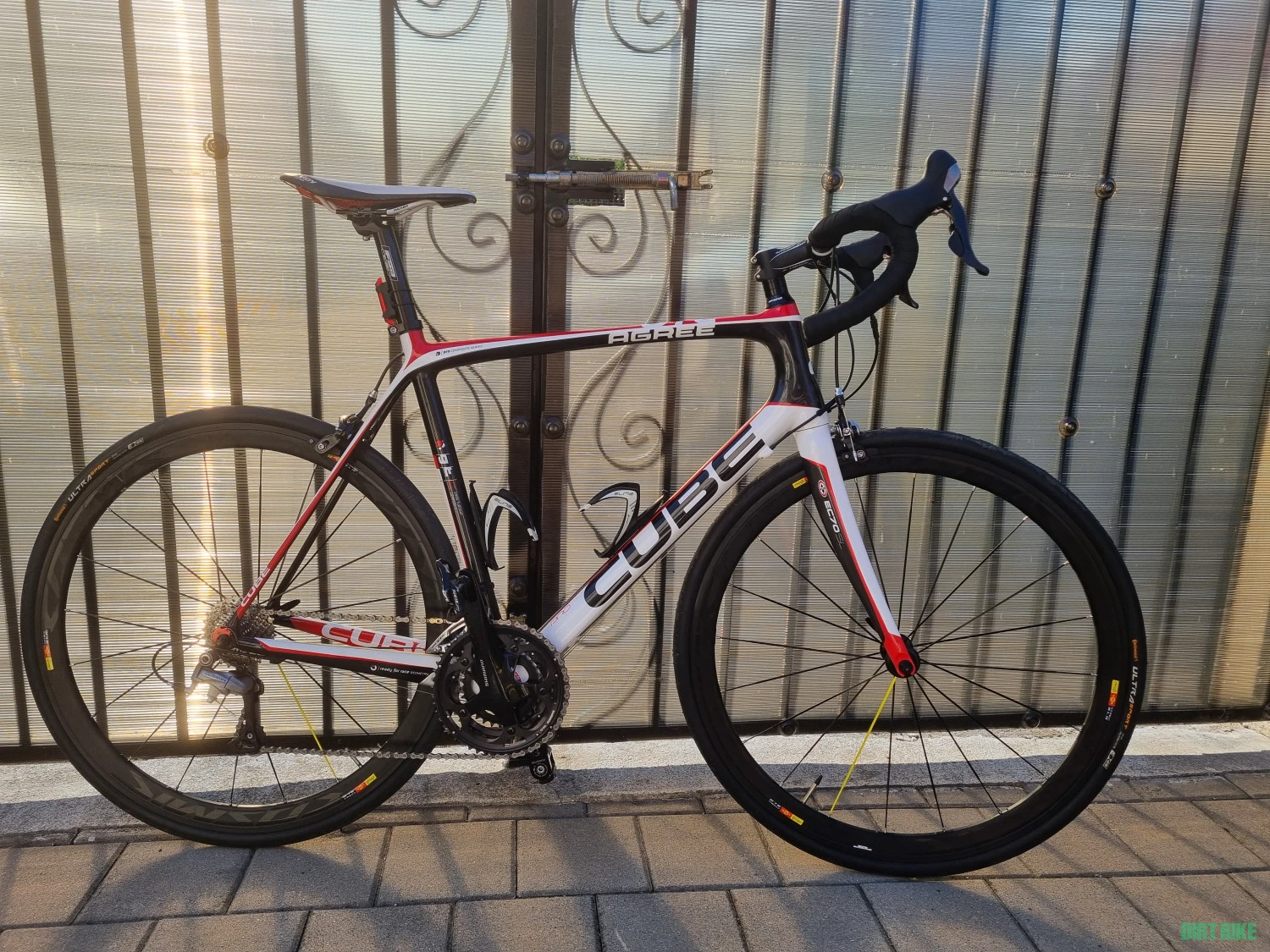 1. Vand cursiera carbon CUBE AGREE GTC PRO echipata full Shimano 105/Ultegra