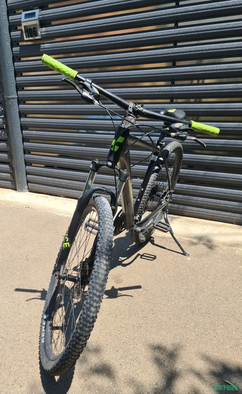 1. MontanBike Cube AIM roti 29"