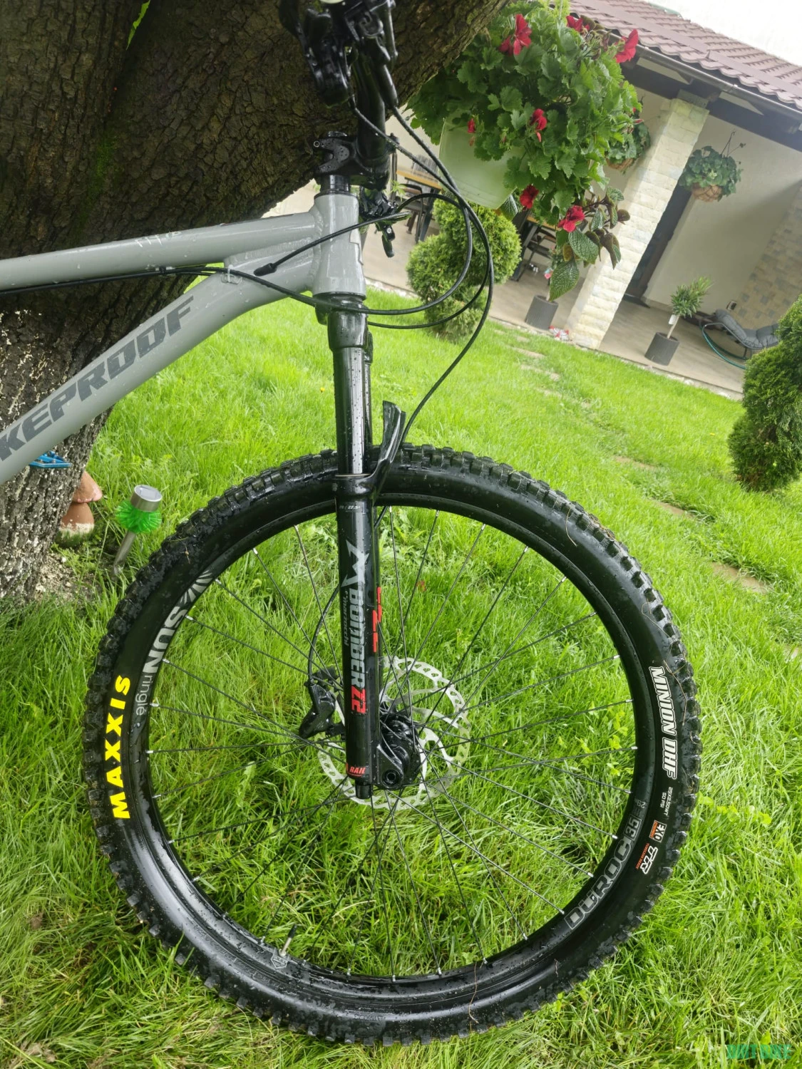 7. Nukeproof scout 290
