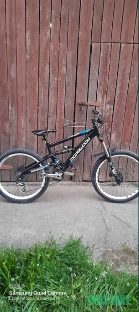 1. Vând bicicletă full suspension Morewood Zama 2012
