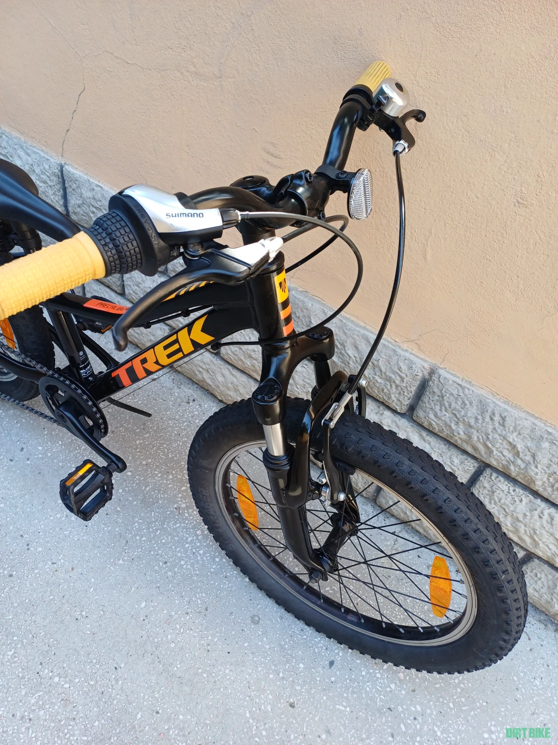 1. Bicicleta mountain bike de copii Trek