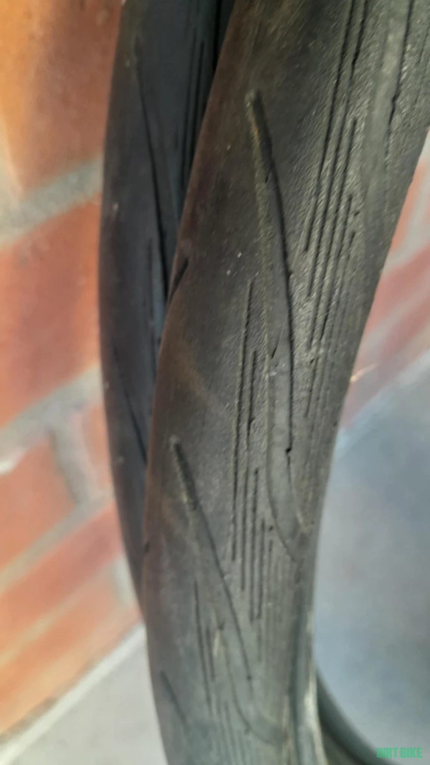 8. Vand anvelope 28 SCHWALBE si alte marci pentru biciclete de oras